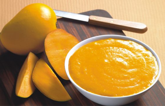 An age-old Science Behind Soaking Mango in Water Before Eating?